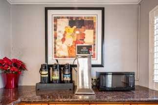 Americas Best Value Inn Richmond - Coffee and Tea available in Lobby