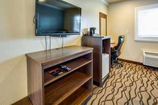Americas Best Value Inn Richmond - All rooms feature flatscreen TVs at Green Tree Inn Flagstaff