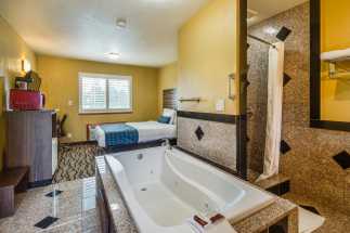 Americas Best Value Inn Richmond - Hot Tub Room in our remodeled King Bedroom